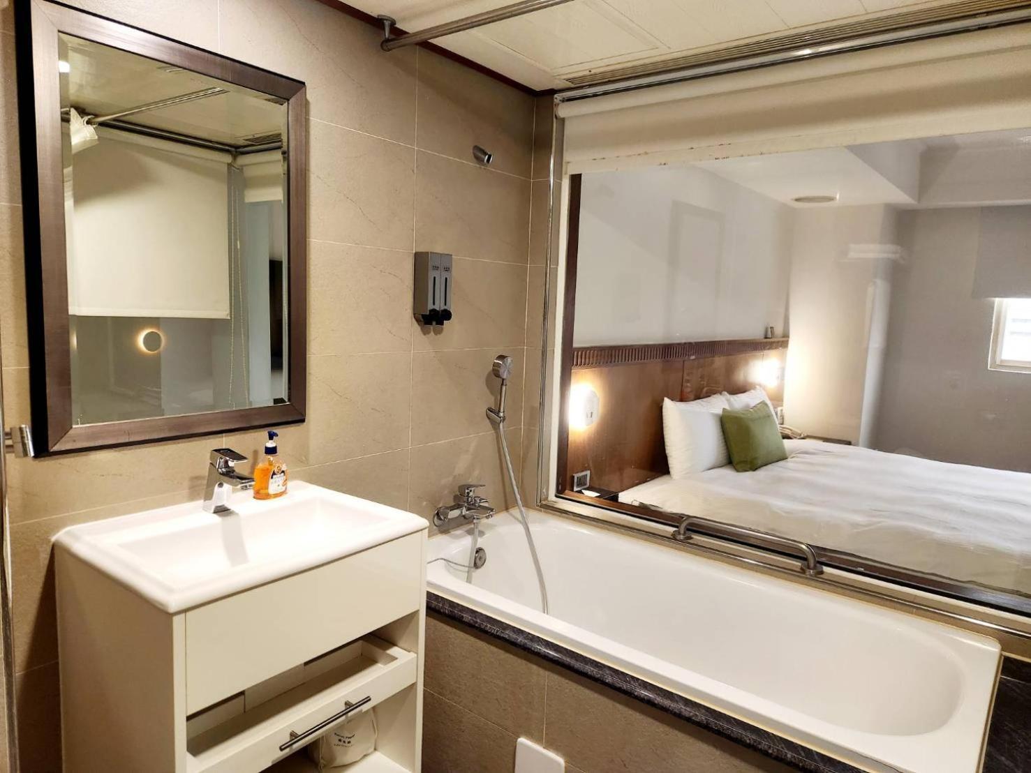 Hub Hotel Kaohsiung Cisian Branch Luaran gambar