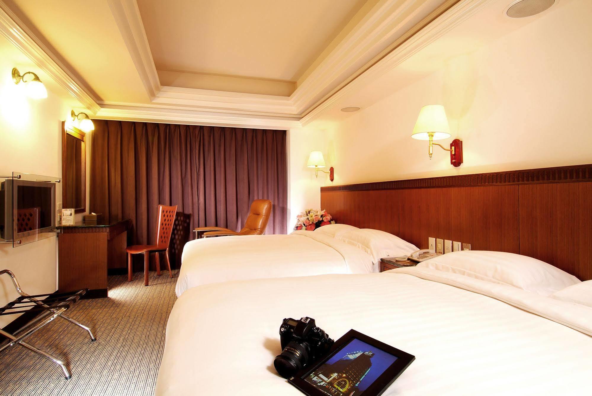 Hub Hotel Kaohsiung Cisian Branch Luaran gambar